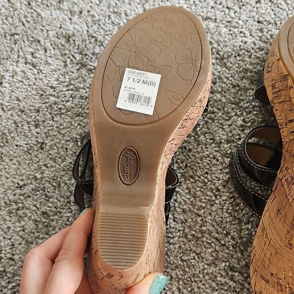 NWT SOFFT  Black Wedge Sandals 7.5 - Picture 5 of 6